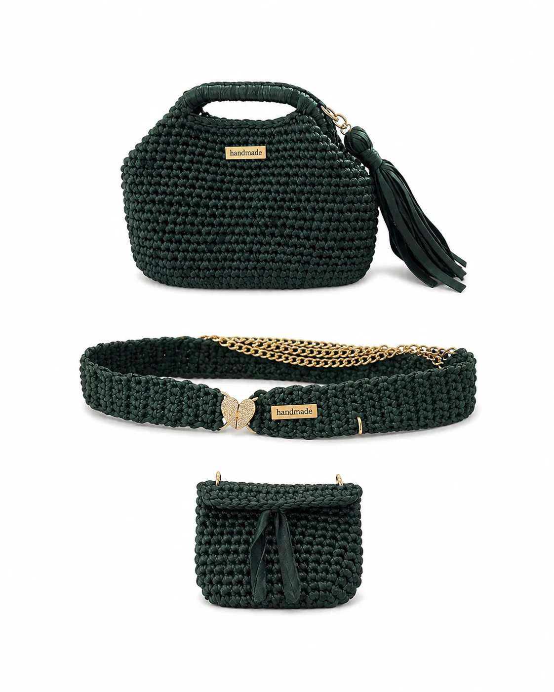 Conjunto de bolso de mano y bandolera artesanal verde oscuro sobre fondo blanco